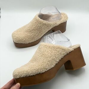 Vince Camuto Cream Sherpa Fuzzy Block Heel Mules Women’s Size 10